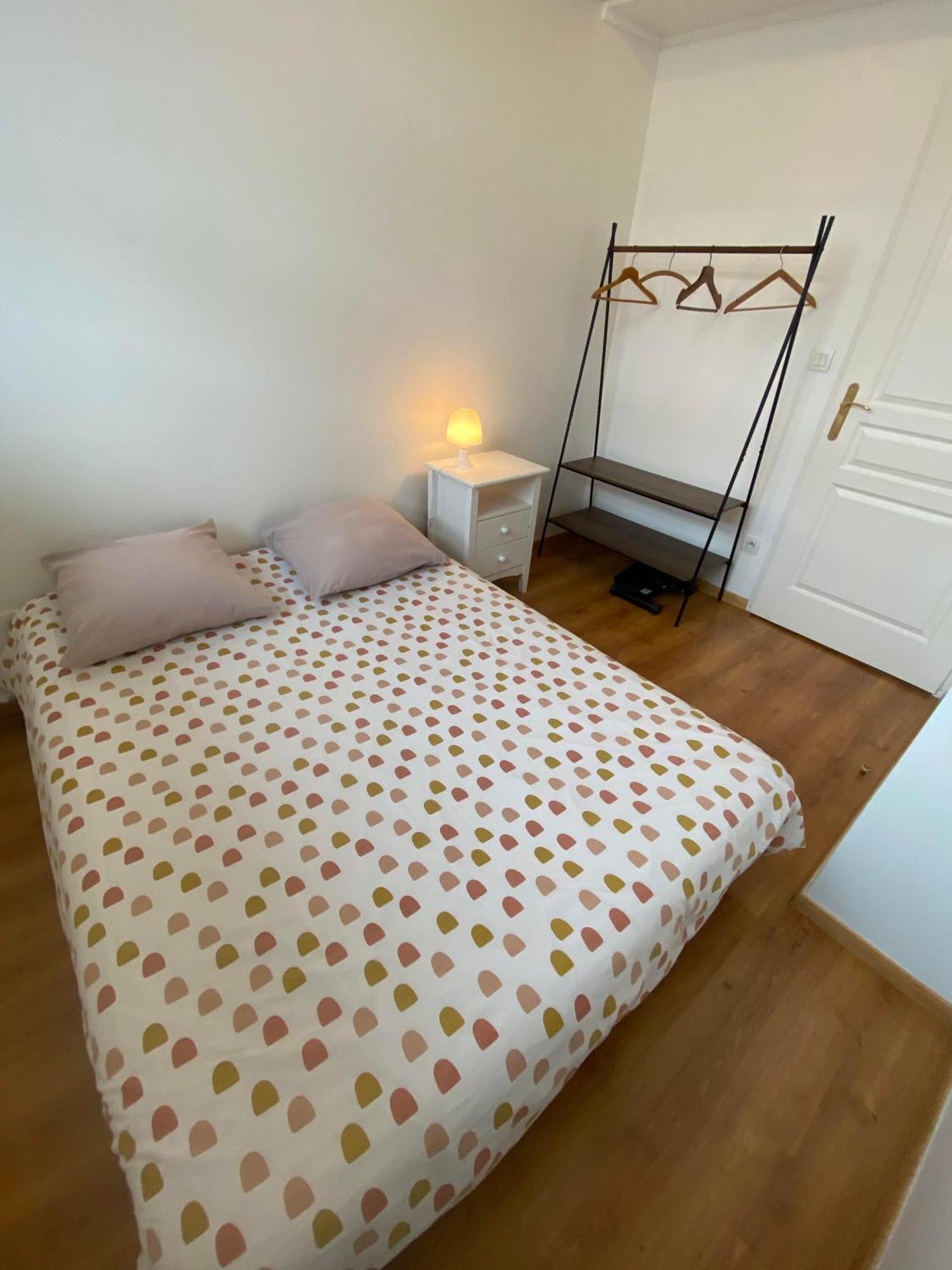 Le Carnot Appartement Avec 2 Chambres Separes Et Parking Privatif Et Securise Arras Exterior foto